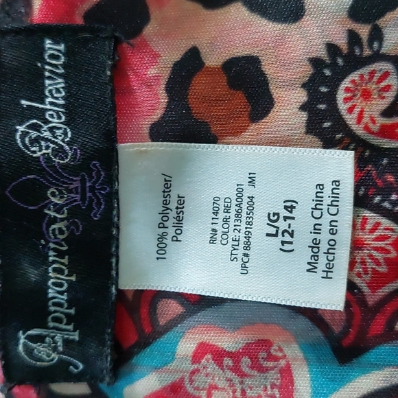 Appropriate Behavior top - Picture 1 of 3